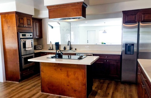 El Cajon Casa | Spacious & Fun - 5BR/4BA Pool Table Hot Tub
