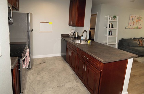 Downtown San Diego Condominio | Condominio moderno amueblado en Little Italy