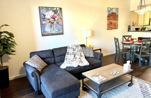 North Scottsdale Condominio | Spacious furnished luxury 2 br condo w2 car garage in Venu, Grayhawk, pets OK