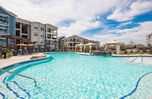 Tomball Apartamento | Spacious Furnished Resort Style Apartments