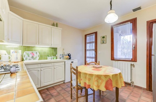 Nailloux Villa | Amplia villa amueblada con tenis y piscina privada.