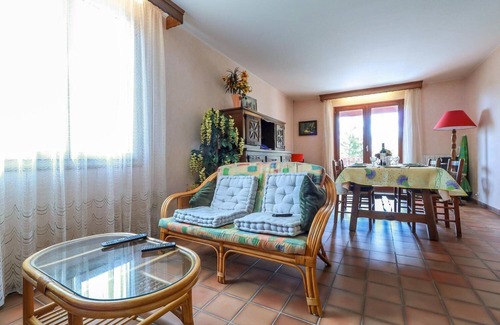 Nailloux Villa | Amplia villa amueblada con tenis y piscina privada.