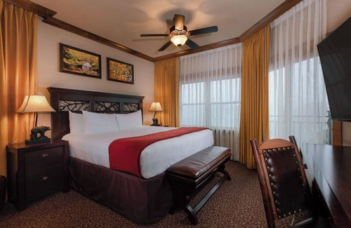 Gatlinburg Complejo | Spacious Gatlinburg Retreat: Family-Friendly, Resort Amenities, Mountain Views