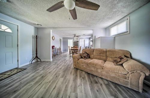 Geneva-on-the-Lake Casa | Spacious Geneva House Less Than 5 Mi to The Strip!