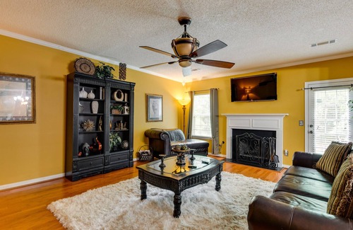 Fairburn Casa | Spacious Georgia Home - 19 Mi to Six Flags!