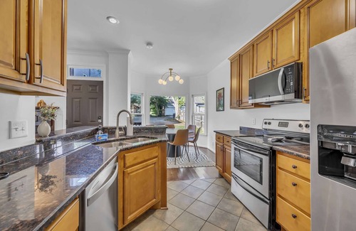Salemtown Casa | Spacious Germantown Home for Groups