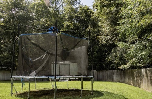 Walthourville Casa | Spacious Getaway | King Beds | Pool Table|