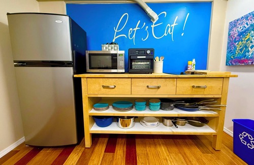 Montavilla Casa | Spacious Getaway Near Mt Tabor Park—Sleeps 4, with Kitchen, Washer Dryer, Patio