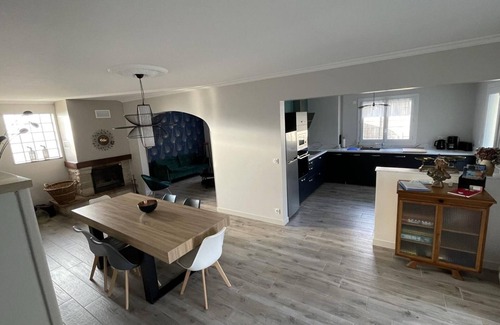 Onzain Cabaña | Casa rural renovada con jardín, cerca del castillo de Chaumont-sur-Loire y rutas en bicicleta