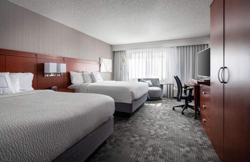 Camarillo Hotel | Spacious Good-Value Accommodation! 4 Relaxing Units, Near Pleasant Valley Fields
