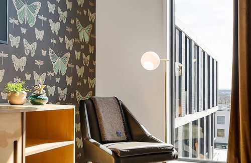 East Cesar Chavez Hotel | Spacious Good-Value Accommodation! 3 Family-friendly Units, Dogs Allowed