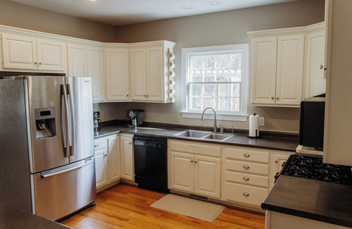 Ruckersville Casa | Spacious Group Stay-Pond Retreat, Fishing & Wineries Near Cville & SNP