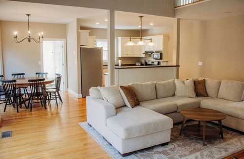Ruckersville Casa | Spacious Group Stay-Pond Retreat, Fishing & Wineries Near Cville & SNP