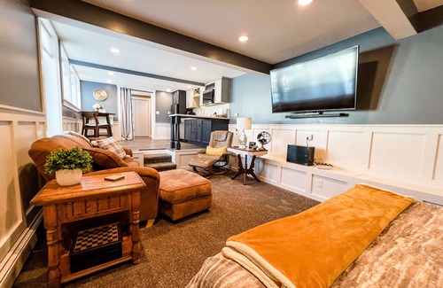 Erie Apartamento | Spacious guest suite with a view - 2 minutes from LECOM and the Mall!