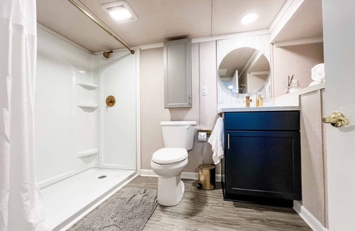 Erie Apartamento | Spacious guest suite with a view - 2 minutes from LECOM and the Mall!
