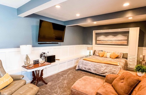 Erie Apartamento | Spacious guest suite with a view - 2 minutes from LECOM and the Mall!