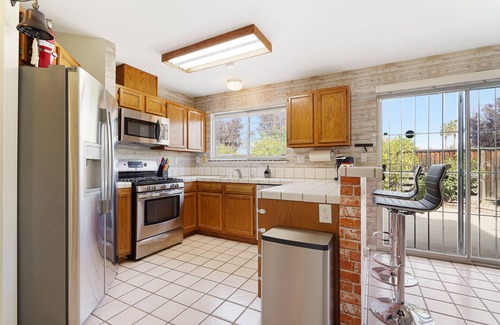 Mount Eden Casa | Spacious High Ceilings 5br/3bath. SF Bay Area