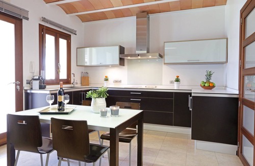 Ariany Casa | Espacioso, alta calidad, terraza, piscina, jardín, familiar, céntrico, WiFi