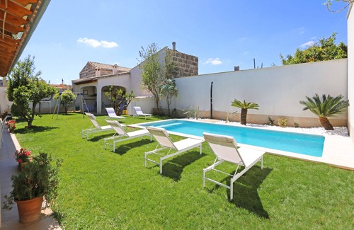Ariany Casa | Espacioso, alta calidad, terraza, piscina, jardín, familiar, céntrico, WiFi