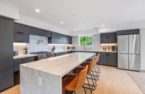 San Rafael Casa | Spacious Hillside Sanctuary Among the Trees 5 Bedrooms