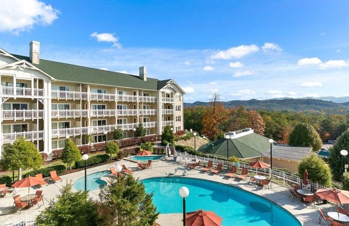 Pigeon Forge Chalet De Esquí | Spacious Hilton 2-bedroom chalet in Sevierville with Indoor & Outdoor Pools