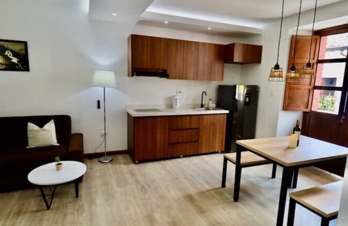 Popayan Apartamento | Apartamento Moderno en El Centro: Vistas Parque Caldas, Escritorio, Pet Friendly