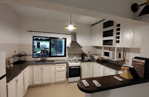 Lomas de Solymar Casa | Spacious house with garden, steps from the beach and Montevideo.