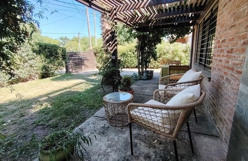 Lomas de Solymar Casa | Spacious house with garden, steps from the beach and Montevideo.