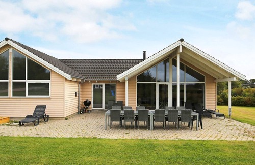 Holloselund Casa | Espaciosa casa de vacaciones en Tisvilde con piscina
