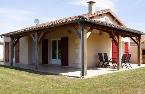 Les Forges Casa | Espaciosa casa de vacaciones en Les Forges con piscina