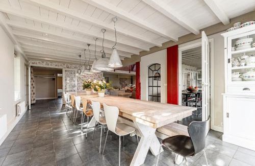 Municipality of Heiloo Casa | Spacious Holiday home De Pauwenhof