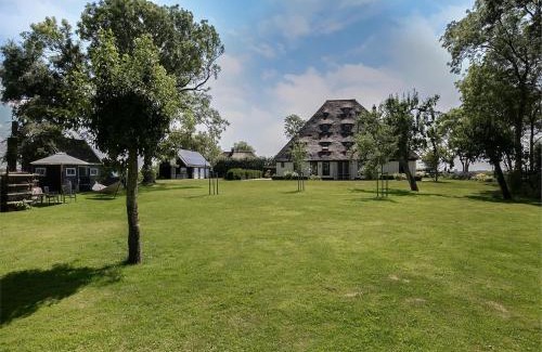 Municipality of Heiloo Casa | Spacious Holiday home De Pauwenhof