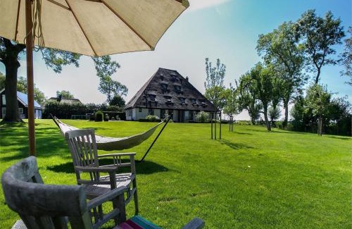 Municipality of Heiloo Casa | Spacious Holiday home De Pauwenhof