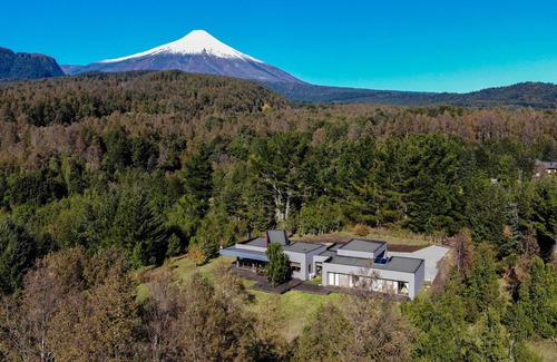 Pucon Casa | Espaciosa casa de vacaciones ECO para verano sol o esquí de invierno