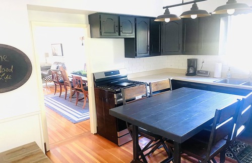 Benson Casa | Spacious Holiday House: Arcade, 17 Beds, Entertaining Patio+