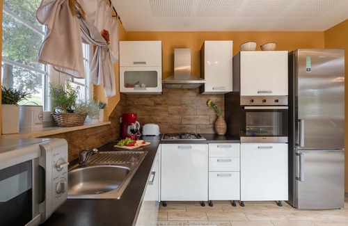 Rakalj Casa | Spacious holiday house/pool/jacuzzi/playground/6+2