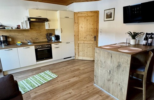 Altaussee Apartamento | Alquiler-Suite-Baño con bañera-Balcón-Sandling