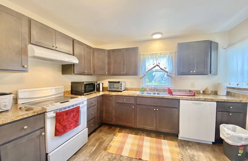 Danville Casa | Spacious Home 1Minute Walk to Geisinger Hospital