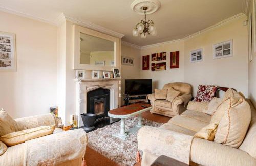 Mohill Casa | Spacious Home by Lough Rynn Castle Wedding Venue