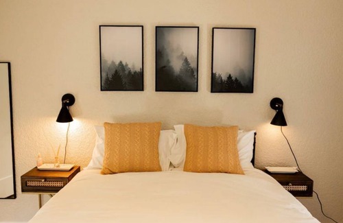 Dunsmuir Casa | Spacious Home; close to ski park, trails, downtown