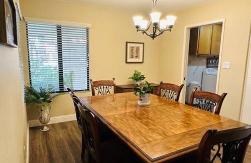 Greenacres Casa | Spacious home in Bakersfield