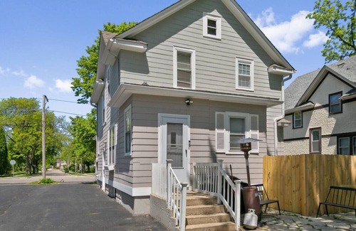 Libertyville Casa | Spacious Home in DT Libertyville Near Naval Base