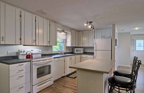 Omena Casa | Lavender Lane Omena-Grand Traverse Bay: hermosa ubicaci�����n cerca de Northport