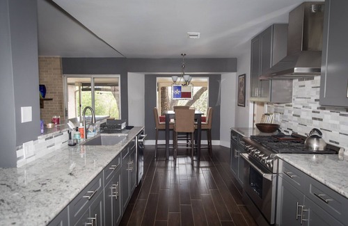 South Lamar Casa | Amplia casa en el corazón de Austin, gran patio trasero y piscina privada