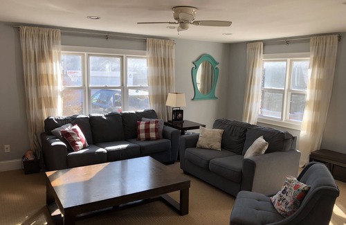 Whitefish Bay Casa | Amplia casa en Whitefish Bay