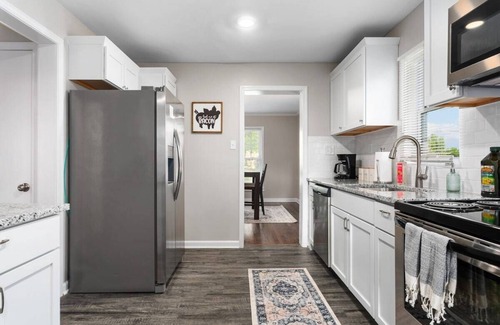 Rockhill Manor Casa | Roomy 5BR Home|King Beds|Safe|Mins to Attractions