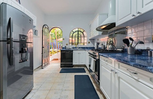 Anahuac Casa | Spacious Home with BBQ, Outdoor Dining & Workspace