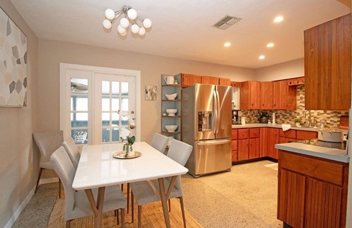 Azalea Homes Casa | Spacious Home Near Beaches & Azalea Park