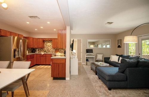 Azalea Homes Casa | Spacious Home Near Beaches & Azalea Park