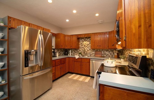 Azalea Homes Casa | Spacious Home Near Beaches & Azalea Park